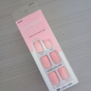 BNIB imPRESS KISS PRESS-ON NAILS LIGHT PINK COLOR 30 NAILS